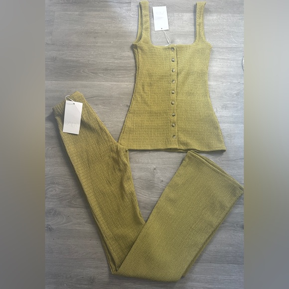Zara Pants - ZARA Olive Green Knit Wide-Leg Pants & Button-Front Top Set